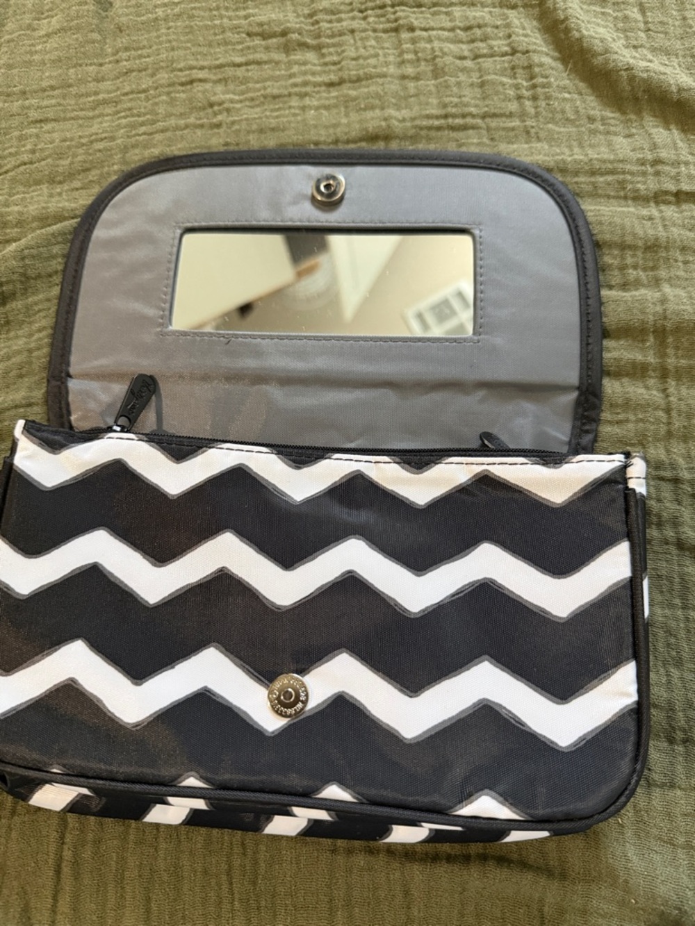 thirty-one Black and White Chevron Tri fold Makeup Bag with Mirror